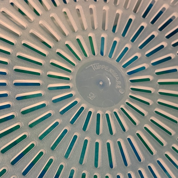 Tupperware Berry Colander - Picture 3 of 3